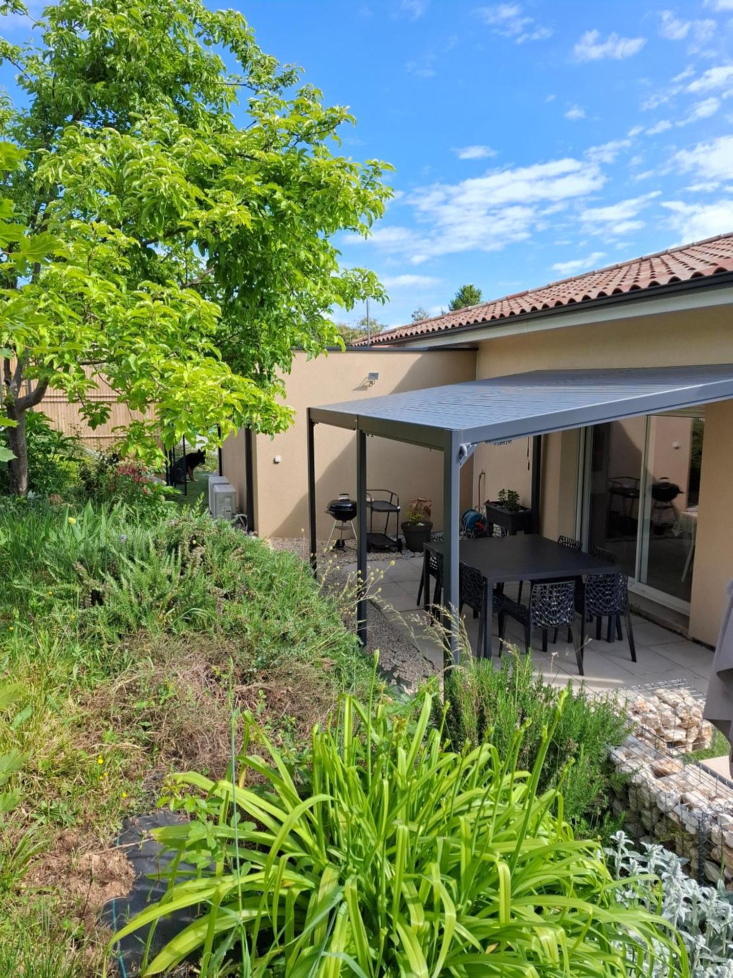 La Villa Des Papillons De Dugradus Aubenas Bagian luar foto
