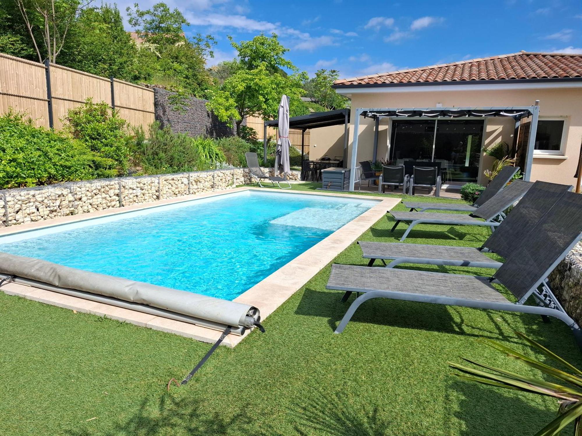 La Villa Des Papillons De Dugradus Aubenas Bagian luar foto