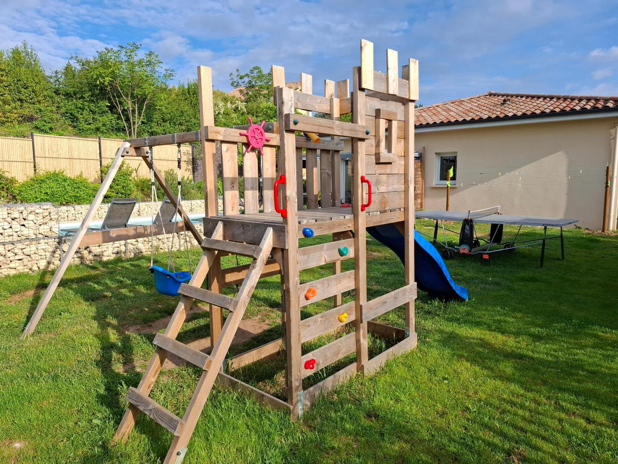 La Villa Des Papillons De Dugradus Aubenas Bagian luar foto